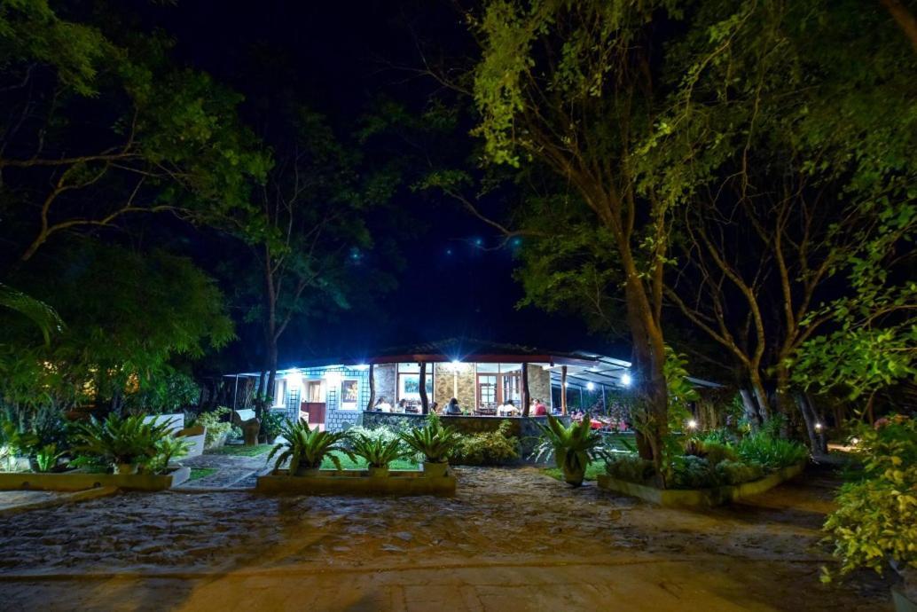 Jays Holiday Resort Habarana Exterior foto